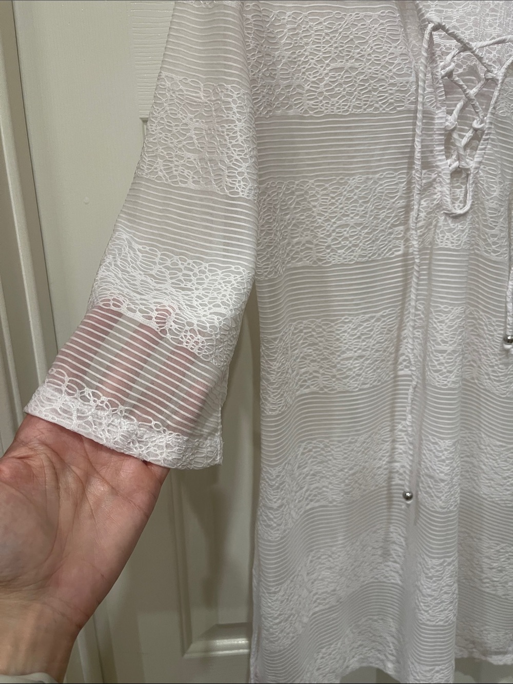 White Lace-Detail Hooded Swim Cover-Up 1/4 Sleeve 30” L S:S - Picture 2 of 5